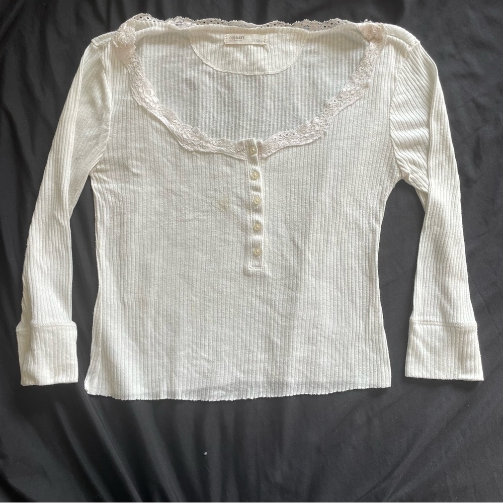 Soft Old Navy Long Sleeve Lace Button Blouse
